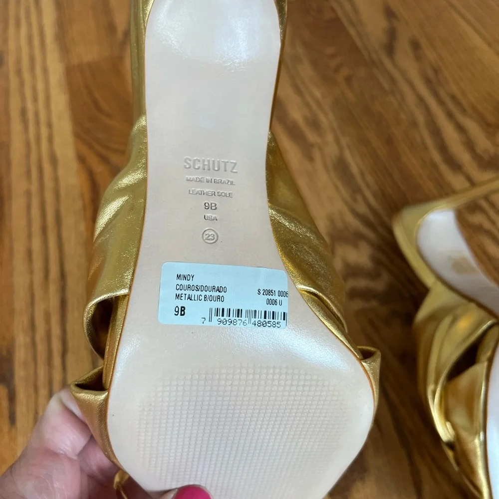 Schutz gold shoes - Picture 4 of 7